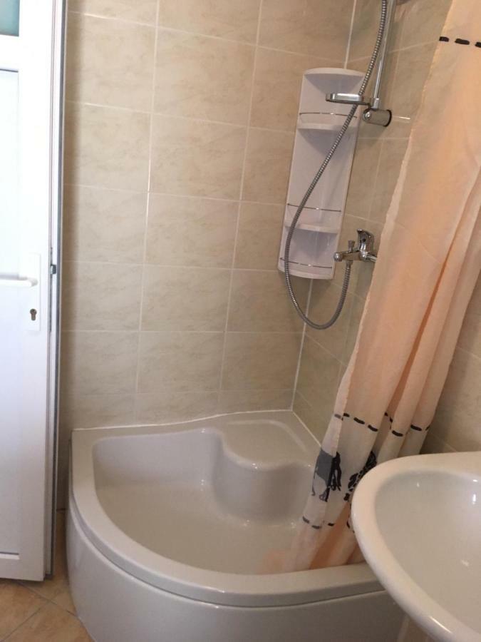 Angella Apartment ドゥギ・ラット エクステリア 写真